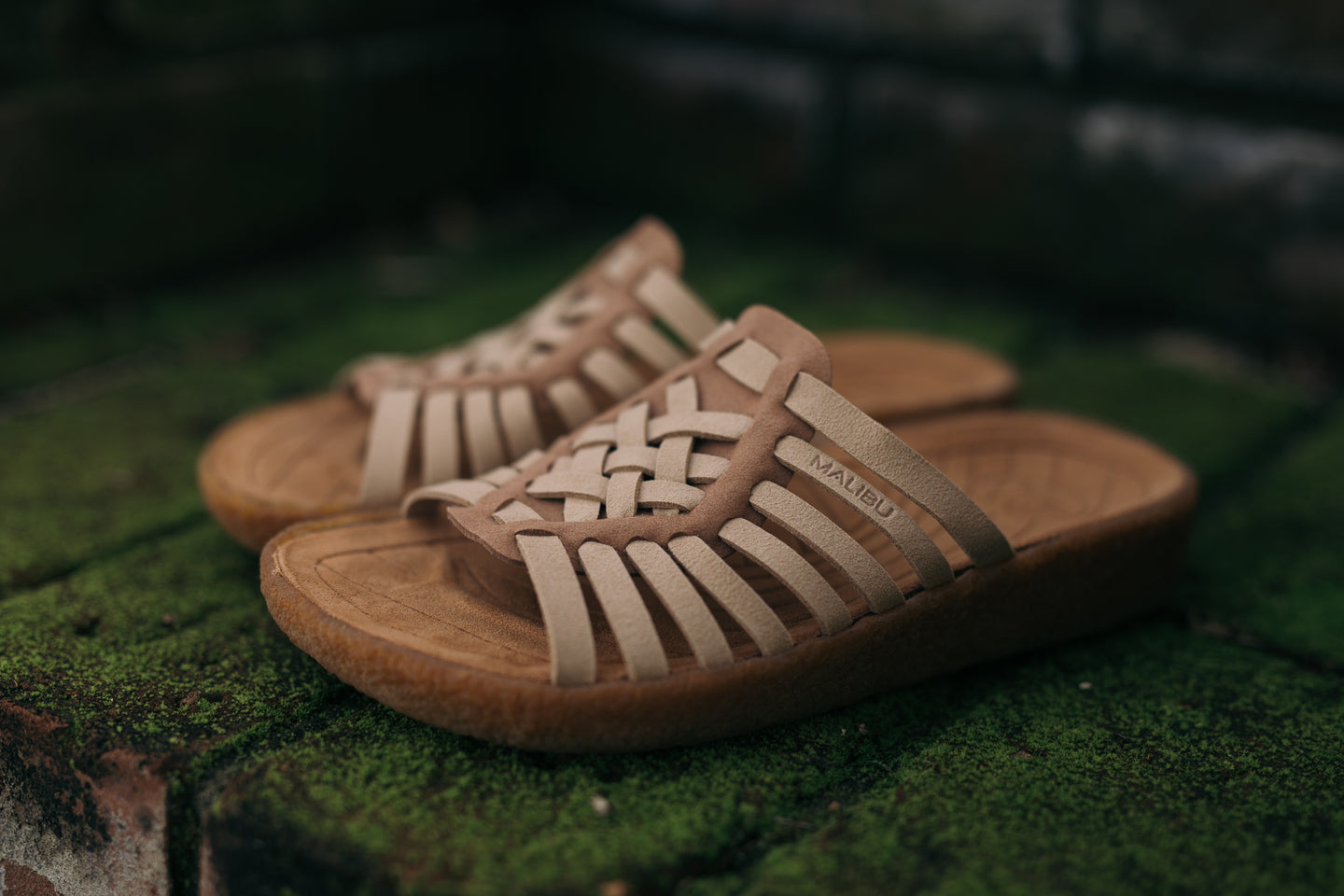 Cove Slide | Suede Vegan | Crepe | Walnut | Beige – Malibu Sandals